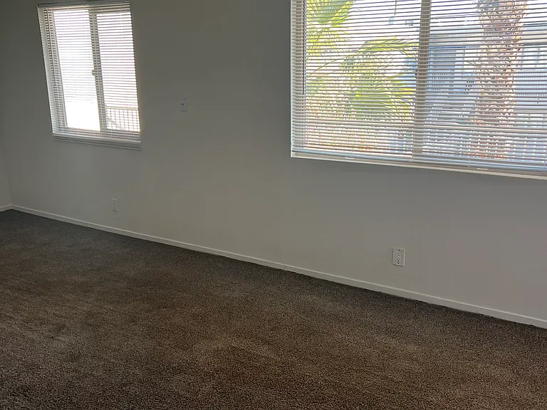 1300 Elizabeth Ave — Photo 5