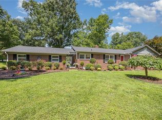 209 Rockspring Dr, Thomasville, NC 27360