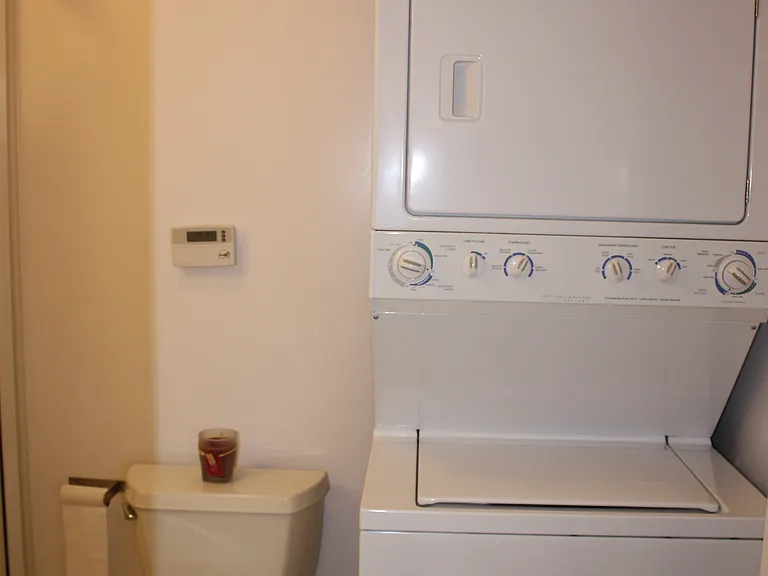 661 E Meadow Dr — Photo 9