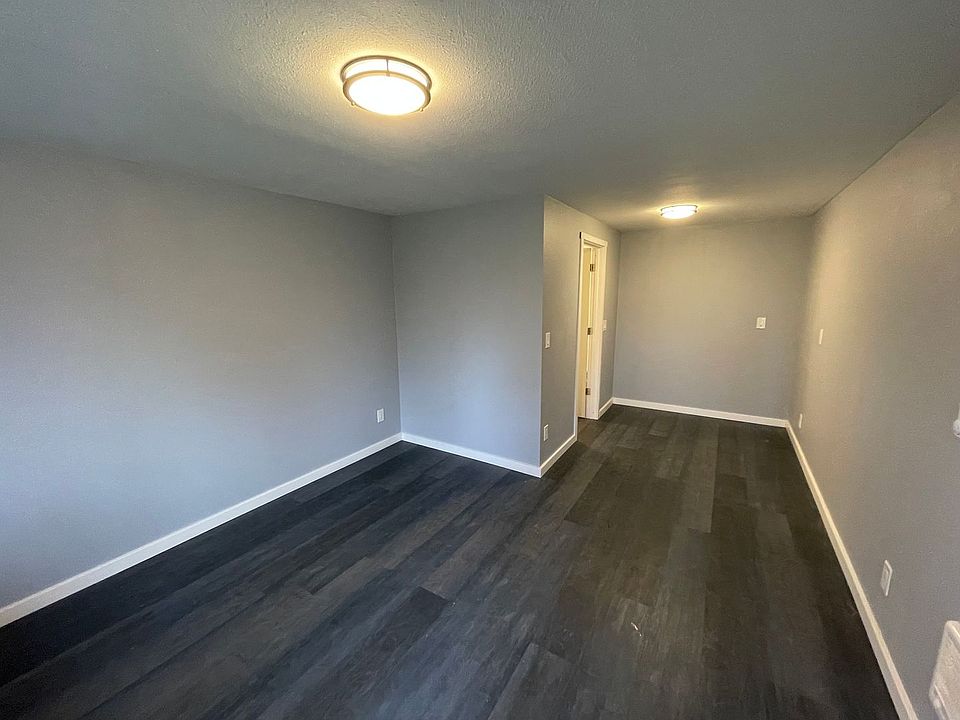 1st image of 323 NE Ronhaar St