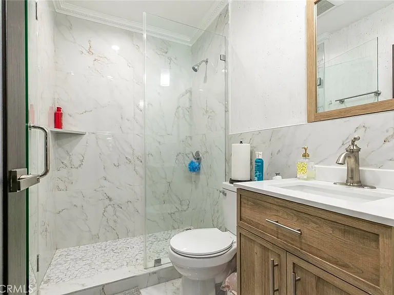 9450 Tampa Ave — Photo 57