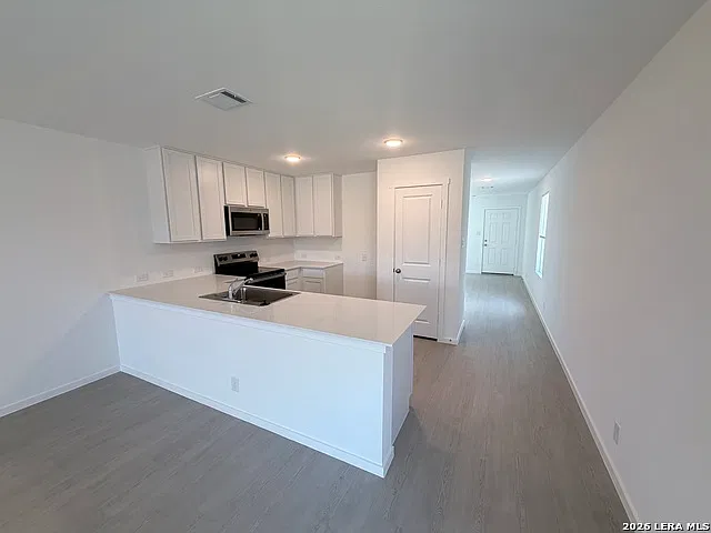 4 bed, 2.0 bath, 1600 sqft, $1,650 — Photo 2