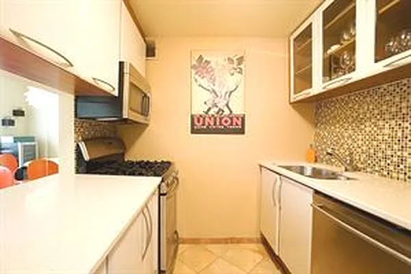 Sold by Douglas Elliman | media 27