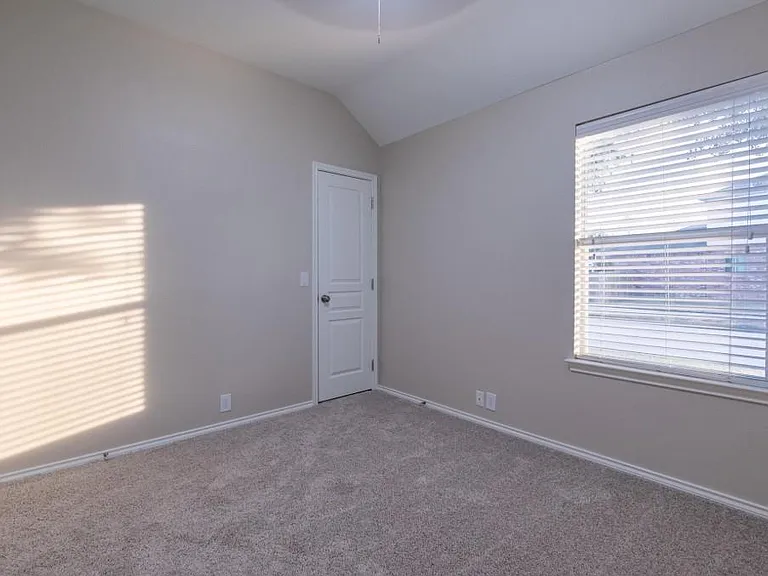 5402 Hickory Harvest Dr — Photo 16