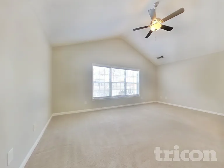 411 Yarrow Way — Photo 11