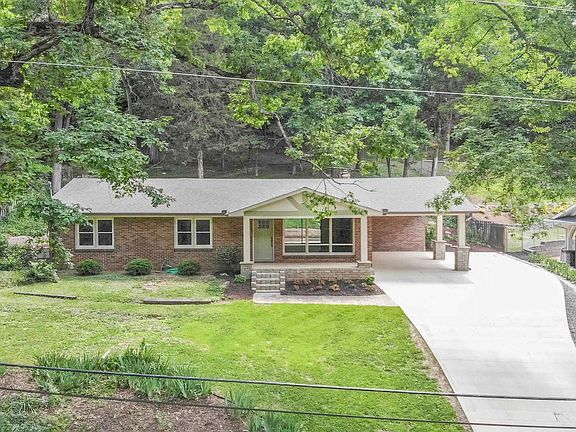 3rd image of 1825 Forest Dr