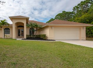 5526 NW Cordrey St, Port Saint Lucie, FL 34983