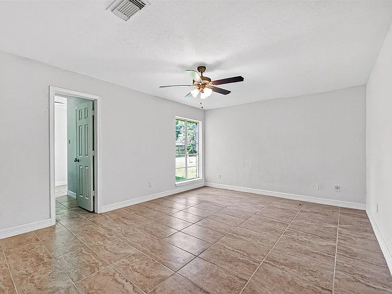 2223 Courtney Ct — Photo 16