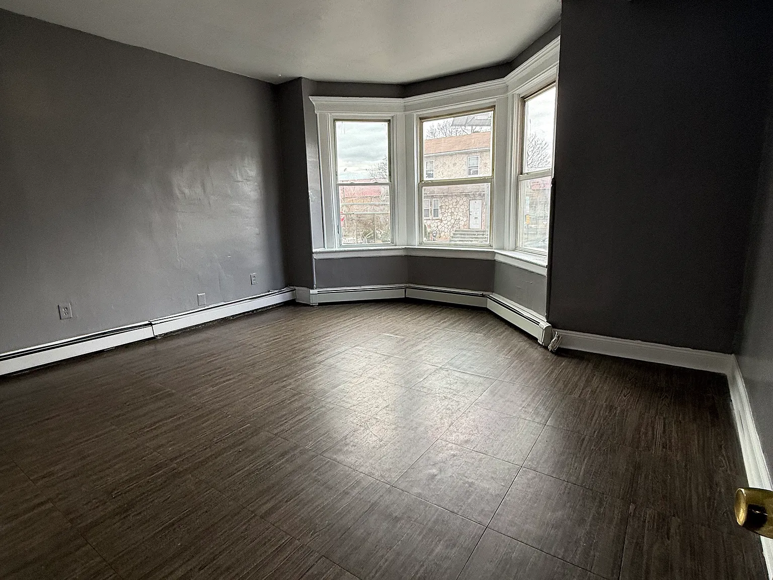 3 bed, $2,100 — Photo 4