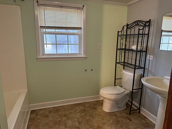 Ensuite bathroom for bedroom two.