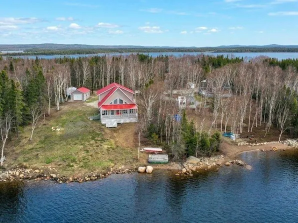 10 Lunch Point, Howley, NL A0K3E0