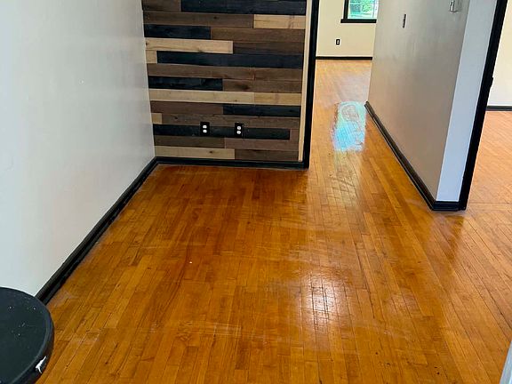 4th image of 1465 W 7th Ave APT A