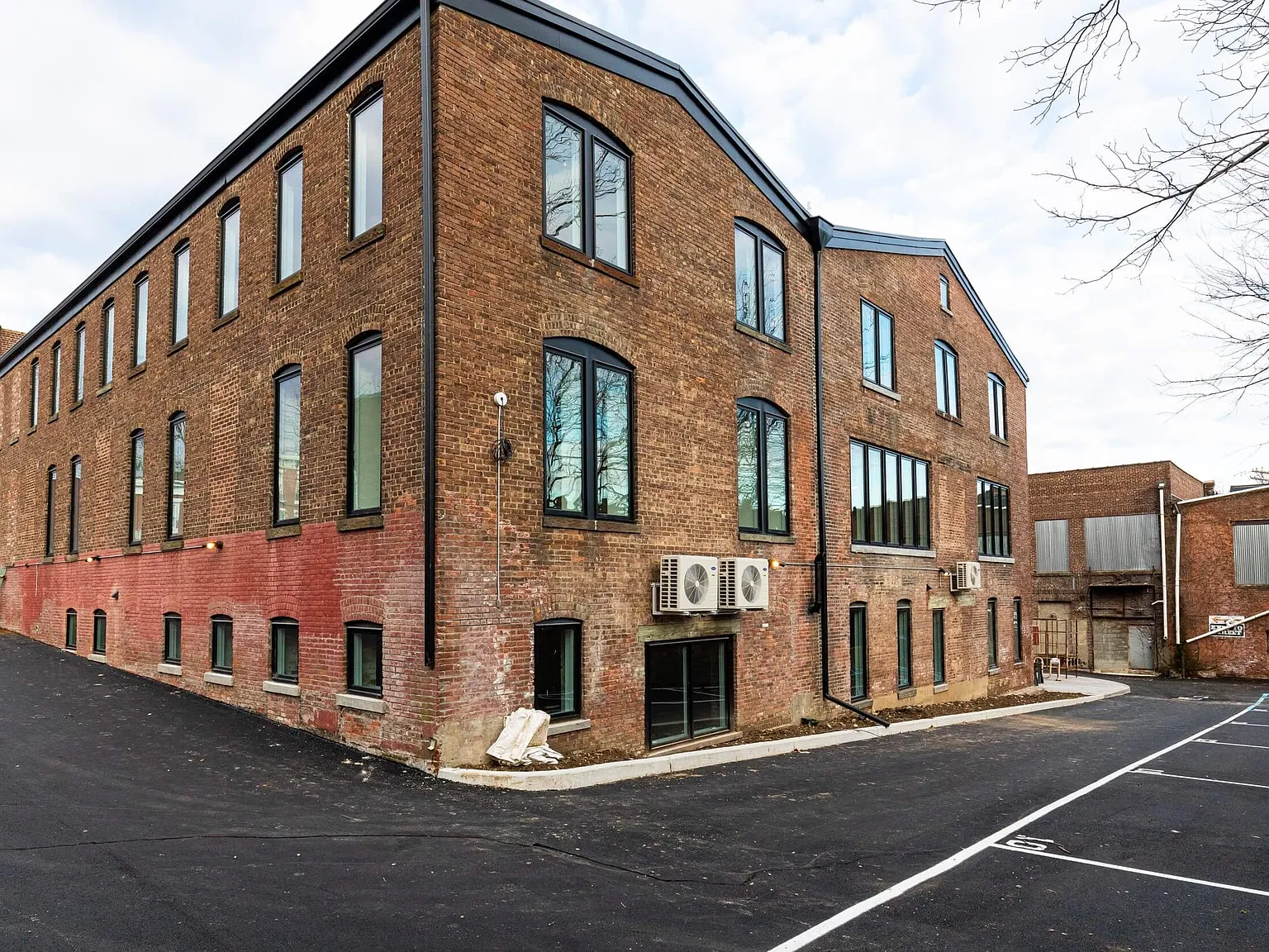Wireworks Apartments — Photo 2