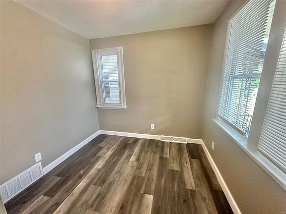 3rd image of 6340 Lena Ave