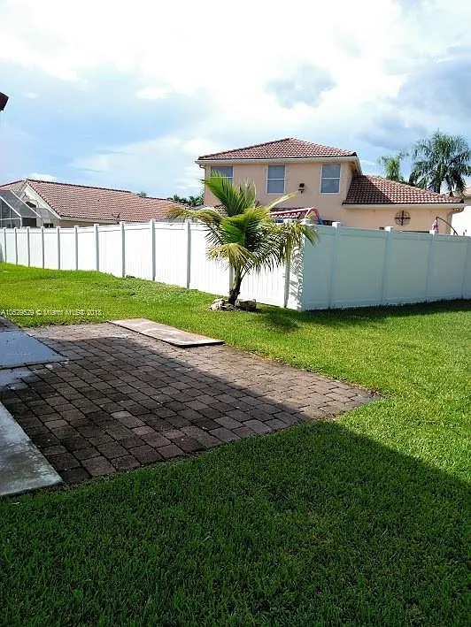 4 bed, 2213 sqft, $5,000 — Photo 3