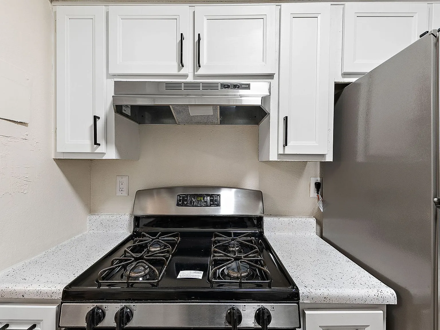 Oval Spring Apartments — Photo 2