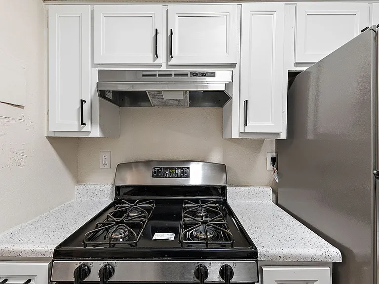 Oval Spring Apartments — Photo 2