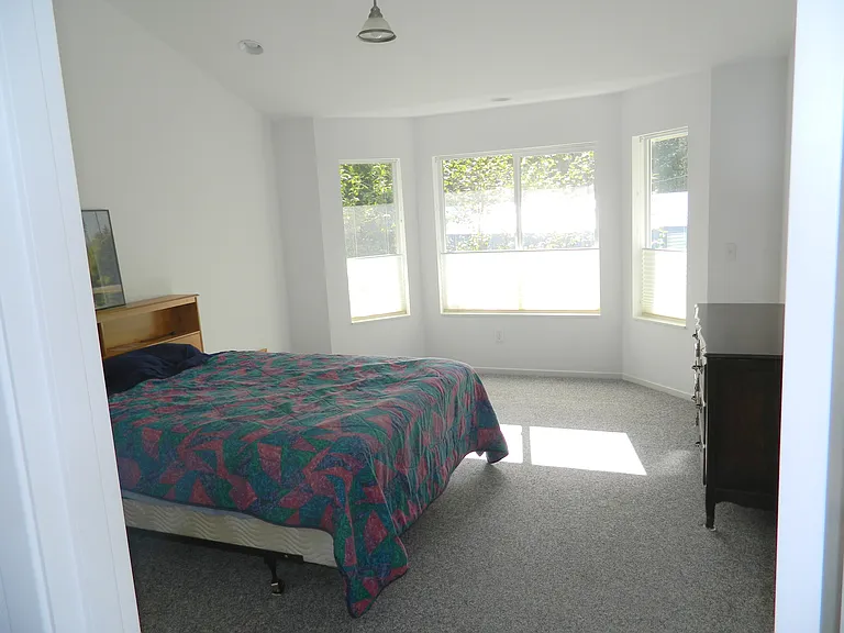 785 Indian Trail Rd — Photo 5