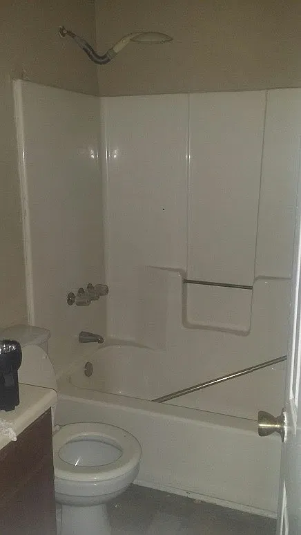 4 bed, 1000 sqft, $1,699 — Photo 3