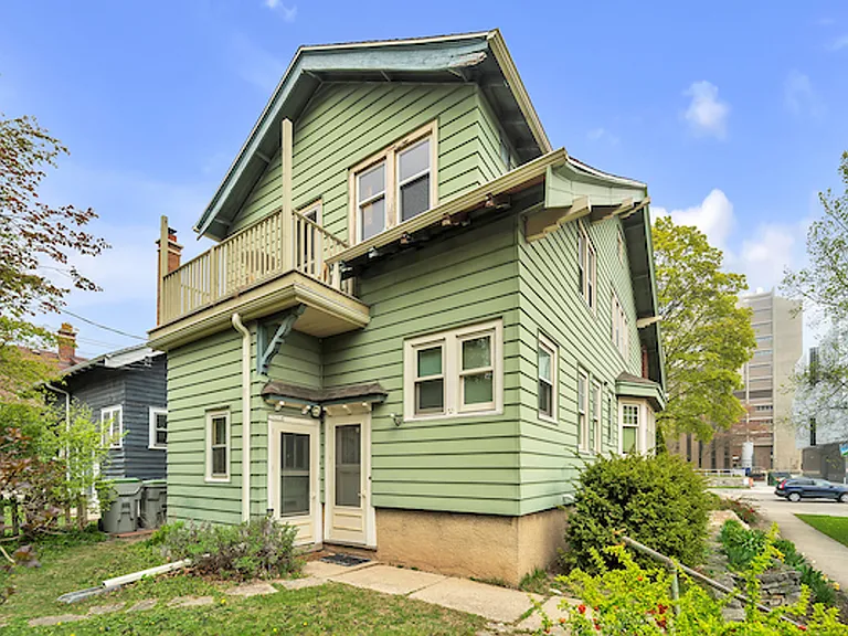 1931 E Kenwood Blvd — Photo 15