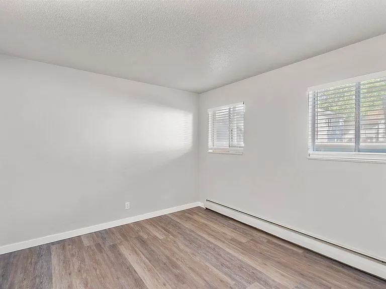 Summit View Apartments — Photo 26