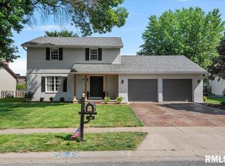 10 Jacobs Ln, Jacksonville, IL 62650