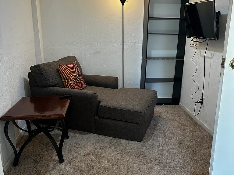 4462 N Pomona Ave — Photo 10