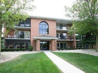 4931 E Circle Dr APT 102, Crestwood, IL 60445