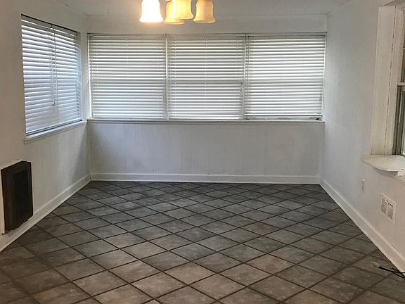 3rd image of 3622 Cedar Ln
