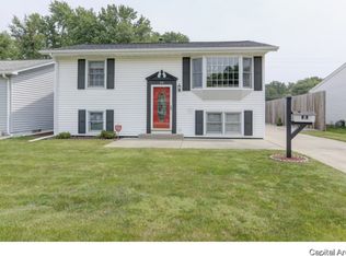 34 Melody Ln, Springfield, IL 62702