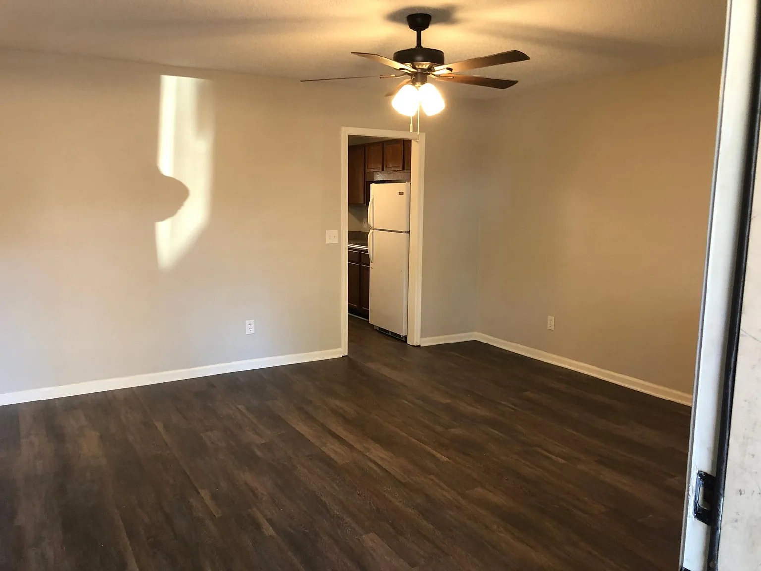 2 bed, 1000 sqft, $1,250 — Photo 2