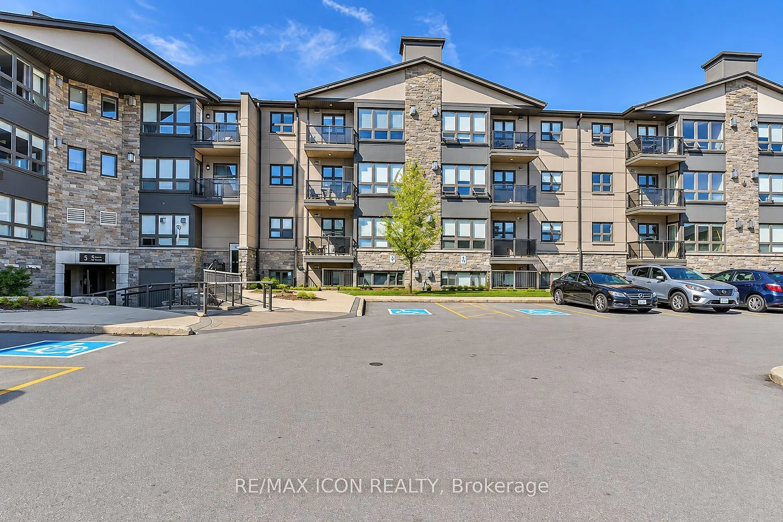 2 bed, $1,975 — Photo 1