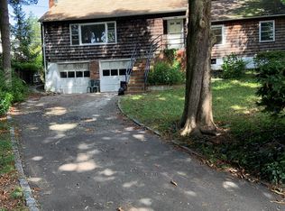 6 Sunset Ln, Port Washington, NY 11050