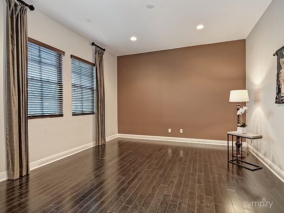 4th image of 16972 Crescent Creek Dr