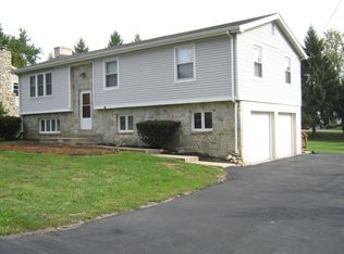 2042 Pennwick Rd, Lancaster, PA 17601