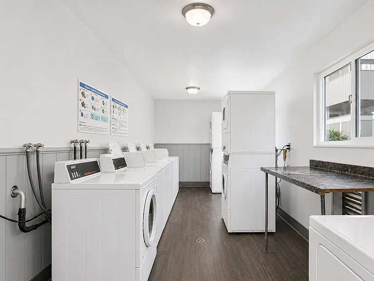 5 onsite laundry rooms.