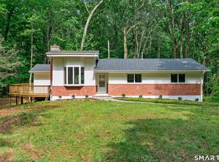 19 Fawn Drive, Woodbridge, CT 06525
