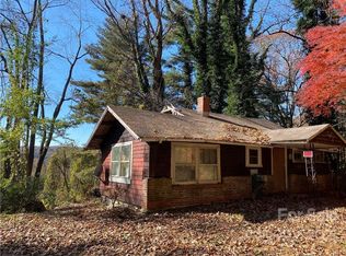 520 Lyndhurst Dr, Hendersonville, NC 28791