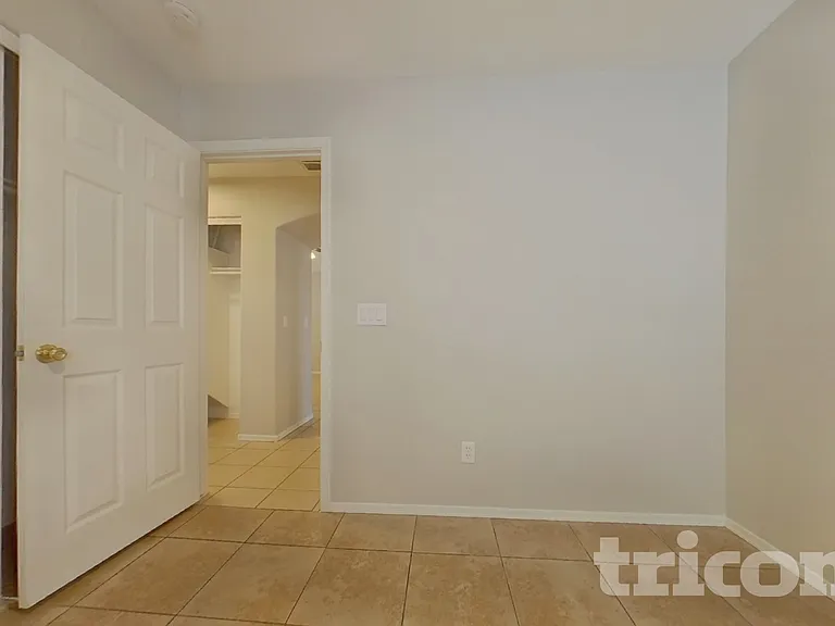 22371 W Solano Dr — Photo 12