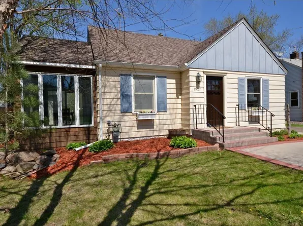 1927 County Road D W, Arden Hills, MN 55112