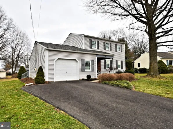 217 Jade Dr, Hatfield, PA 19440
