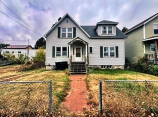 609 5th St, Menominee, MI 49858