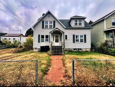 609 5th St, Menominee, MI, 49858