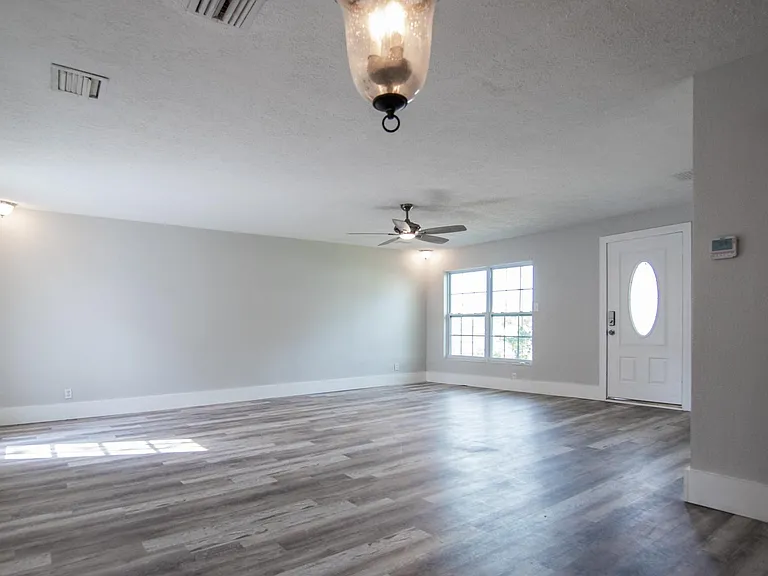 4710 W Price Ave — Photo 5