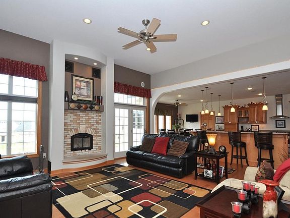 4th image of 1519 Highlandview Dr
