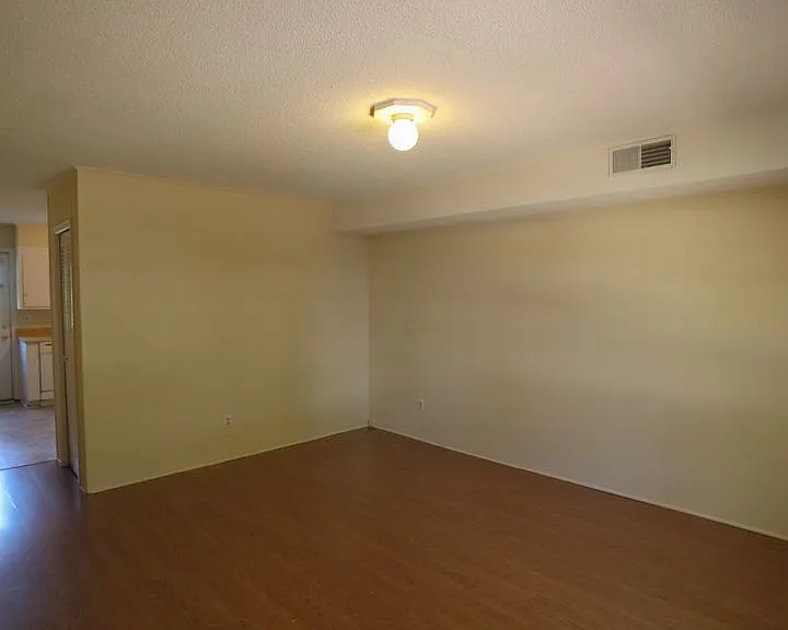 224 Charleston Ave — Photo 16
