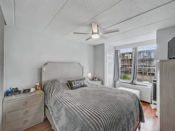 9977 Shore Road image 15 of 27