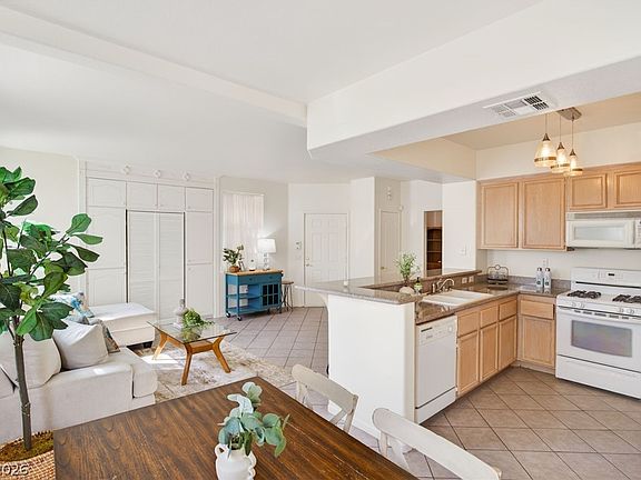3rd image of 9901 Trailwood Dr APT 1088