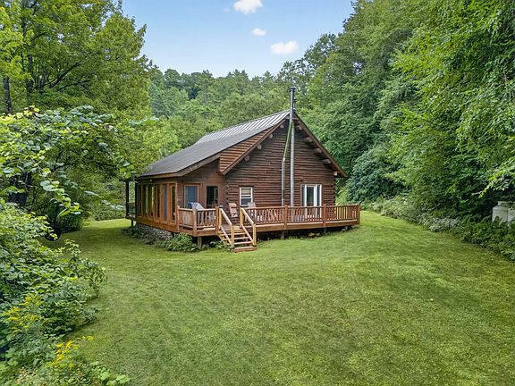 2nd image of 220 Hill Road