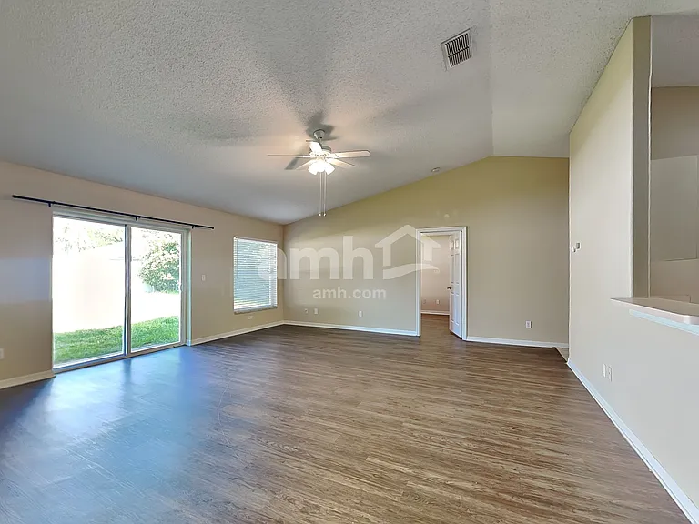 1051 Timber Trace Dr — Photo 6